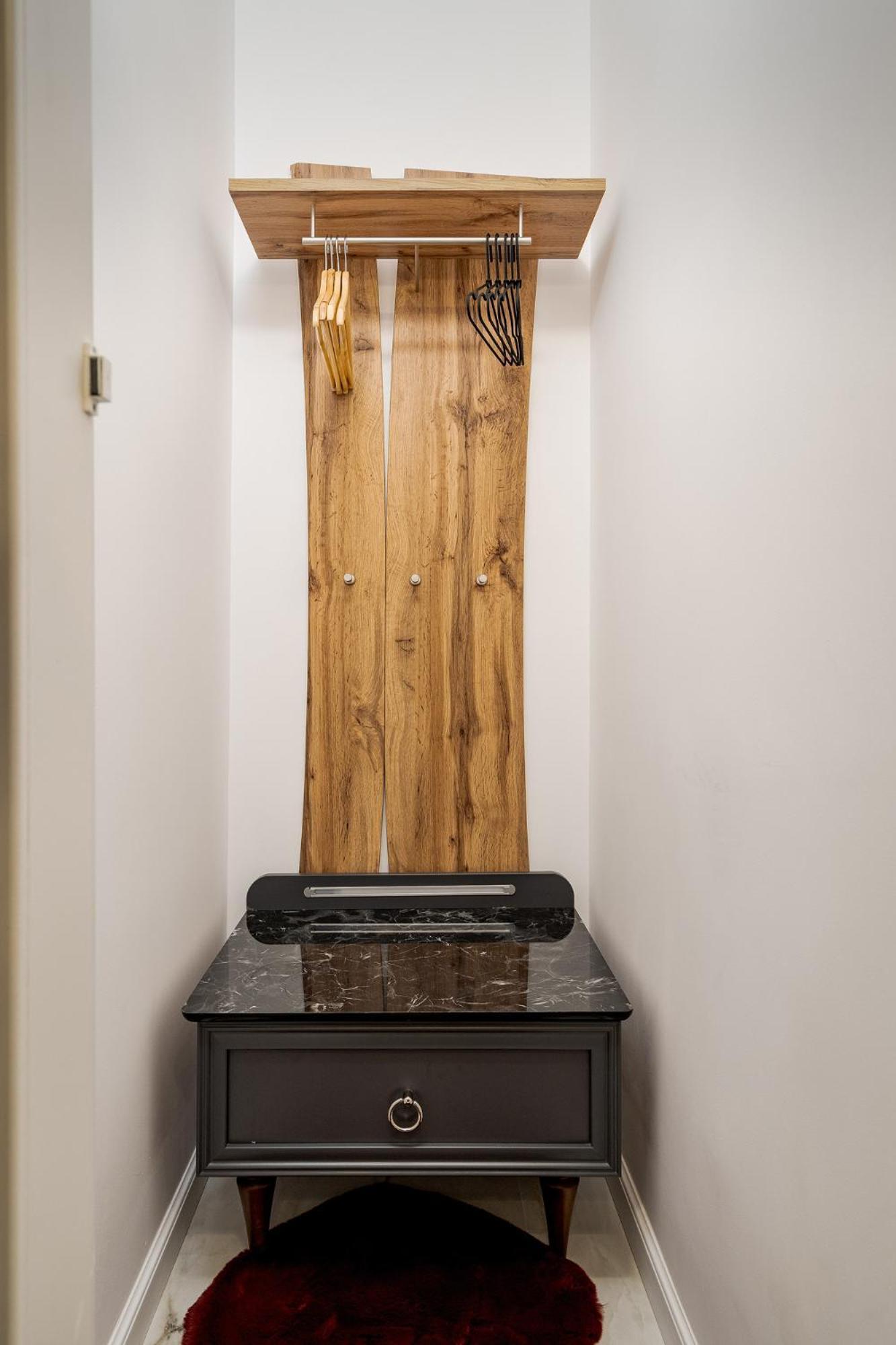 Cooper And Wood Elegance Orizont Galleries Bukarest Kültér fotó